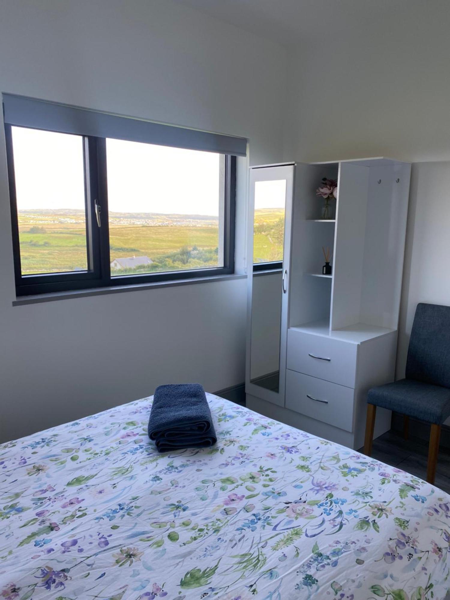 Hill Top View Apartment Lahinch Kültér fotó